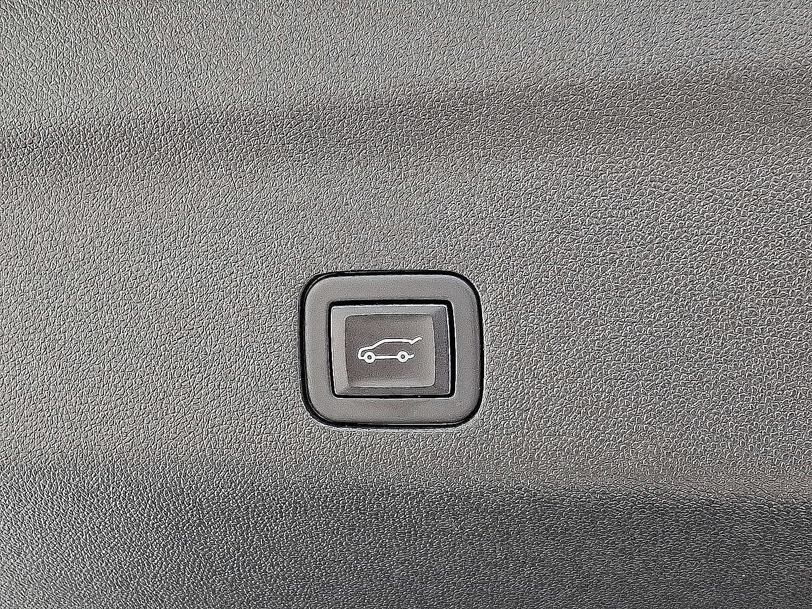 Used 2023 GMC Yukon Denali Ultimate AWD/4WD image 41