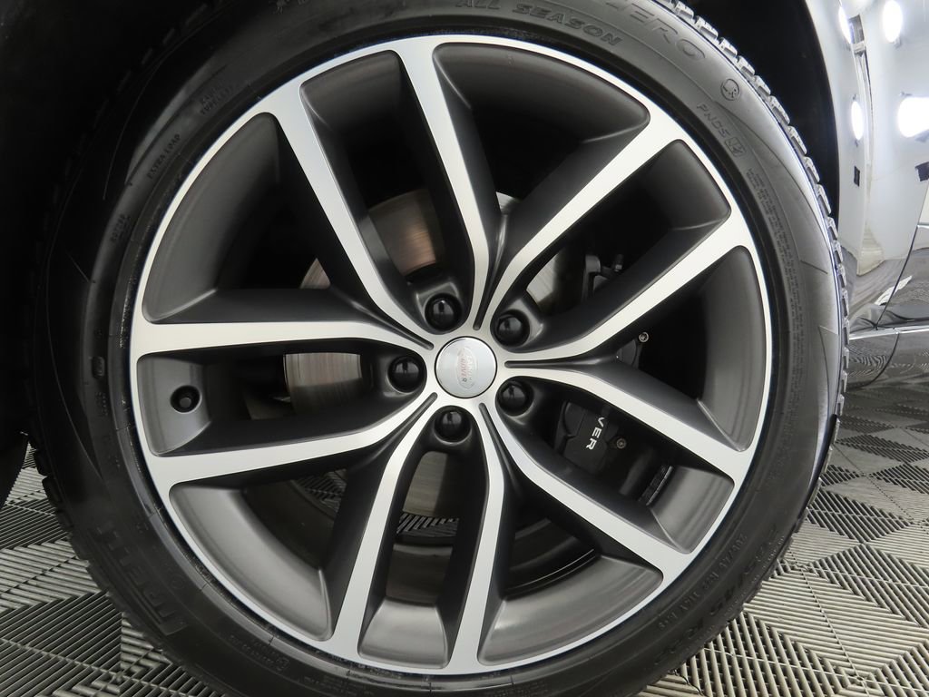 Certified 2024 Land Rover Range Rover SE image 30