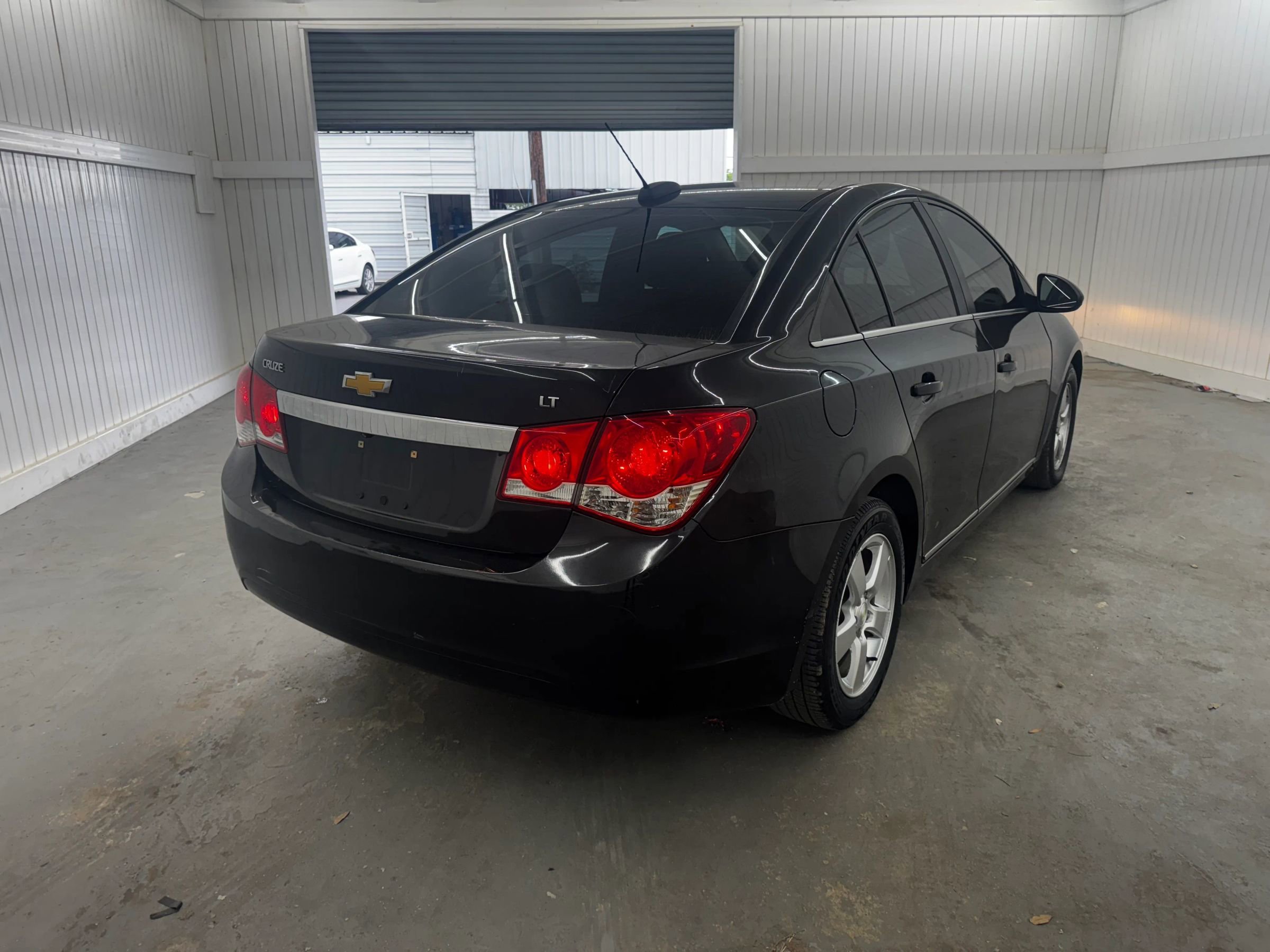 Used 2016 Chevrolet Cruze LT w/ Technology Package image 5