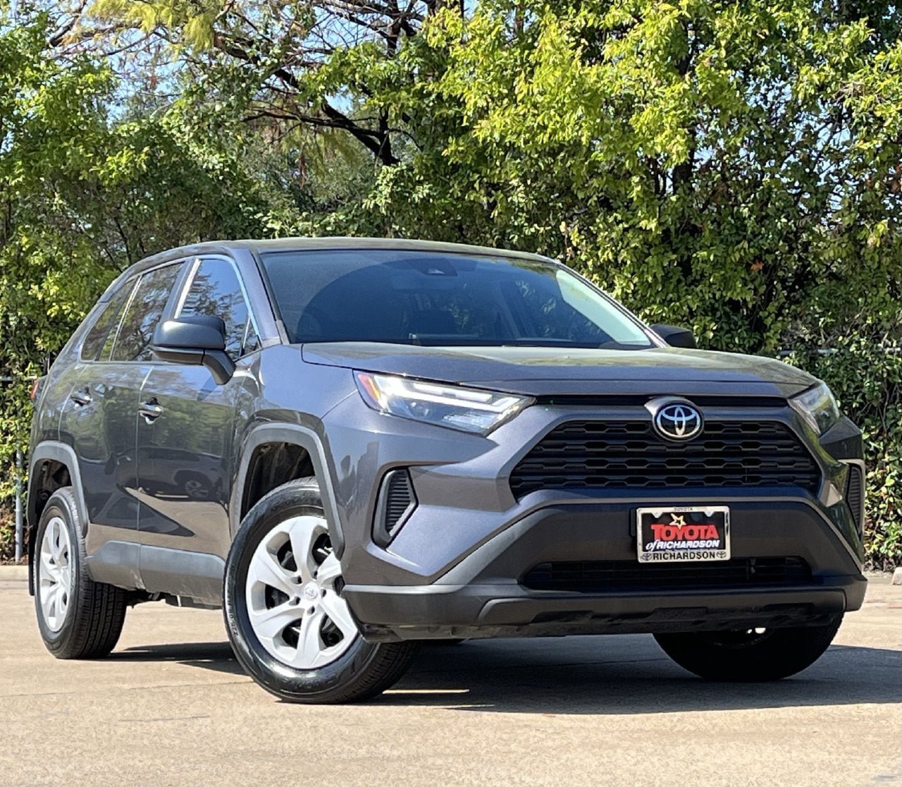 Used 2024 Toyota RAV4 LE FWD image 2