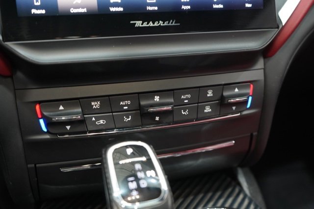 Used 2022 Maserati Ghibli Trofeo image 28