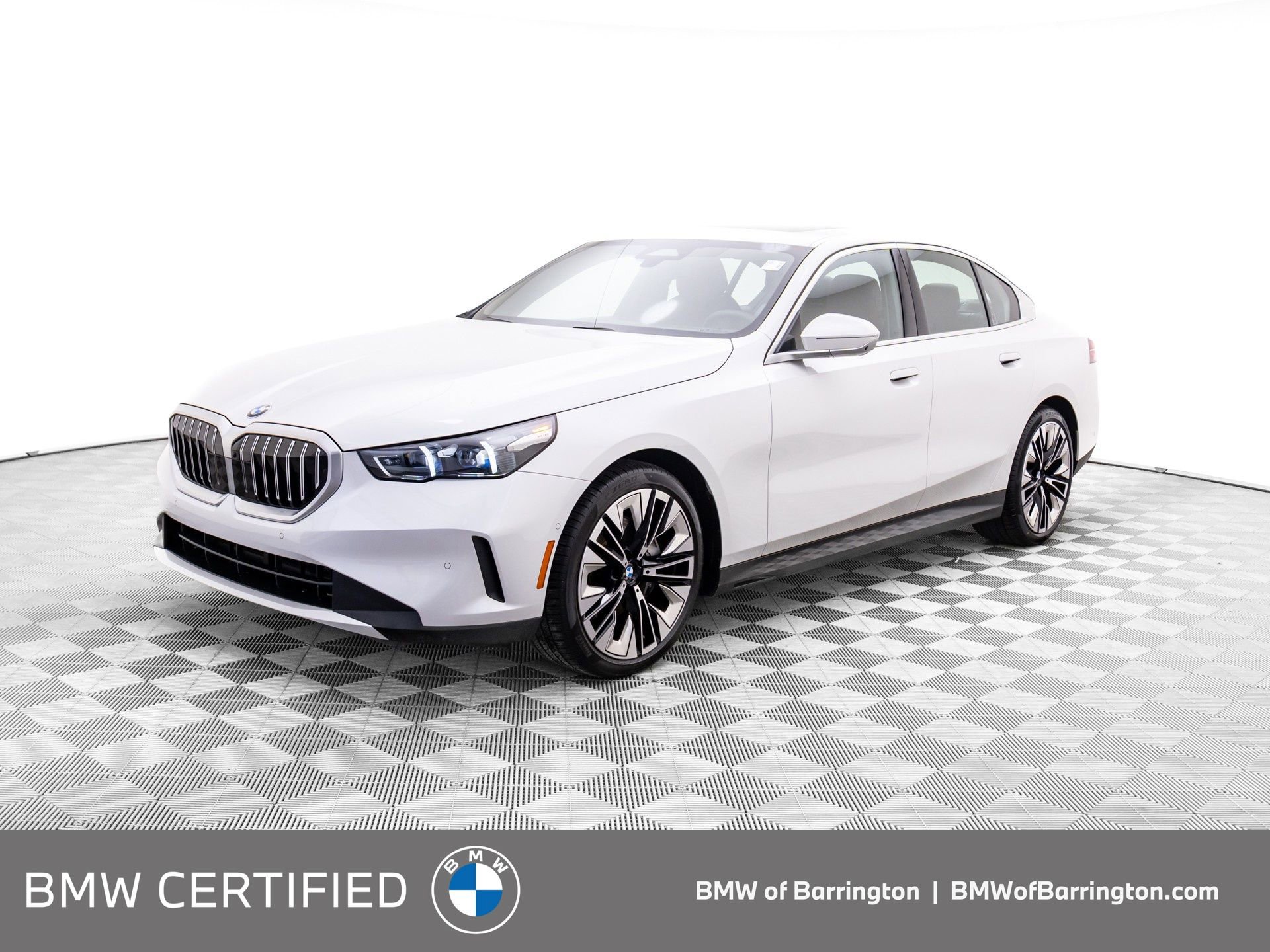 Certified 2024 BMW 540i xDrive image 1