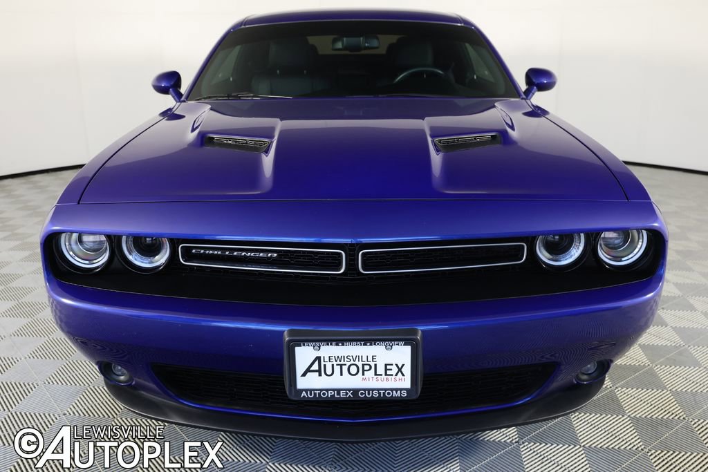 Used 2022 Dodge Challenger SXT w/ Plus Package RWD image 2