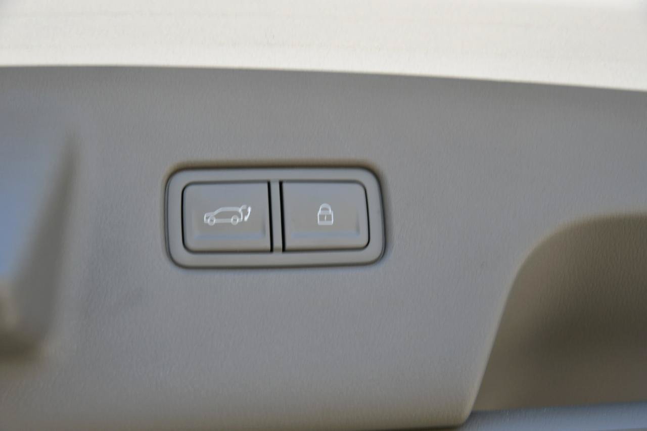 Used 2026 Hyundai Palisade SEL FWD image 8