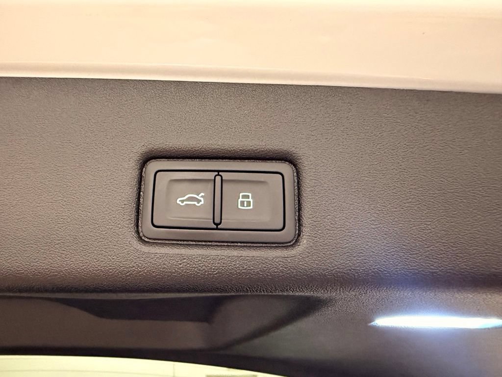 Used 2025 Audi SQ5 Premium Plus AWD/4WD image 10
