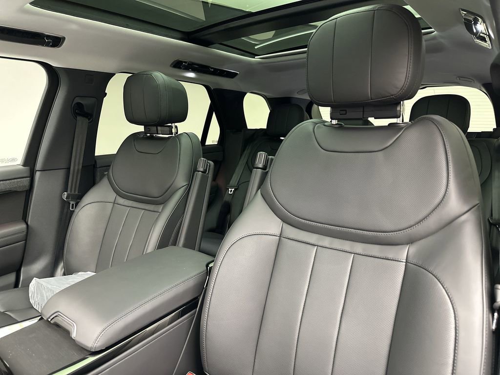 Used 2023 Land Rover Range Rover Sport SE image 13