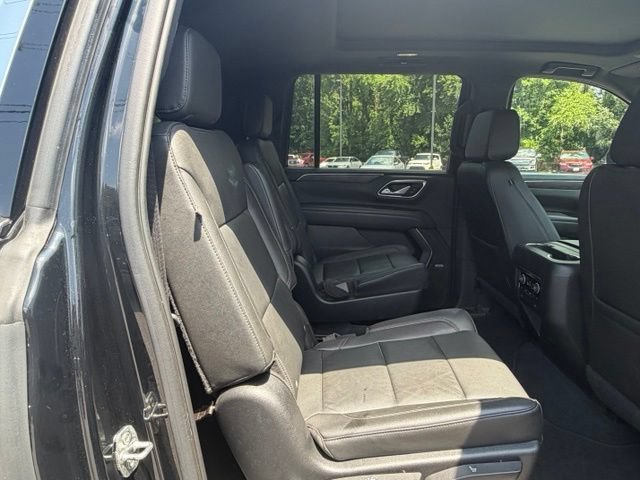 Used 2021 Chevrolet Suburban LT w/ LT Signature Package AWD/4WD image 25