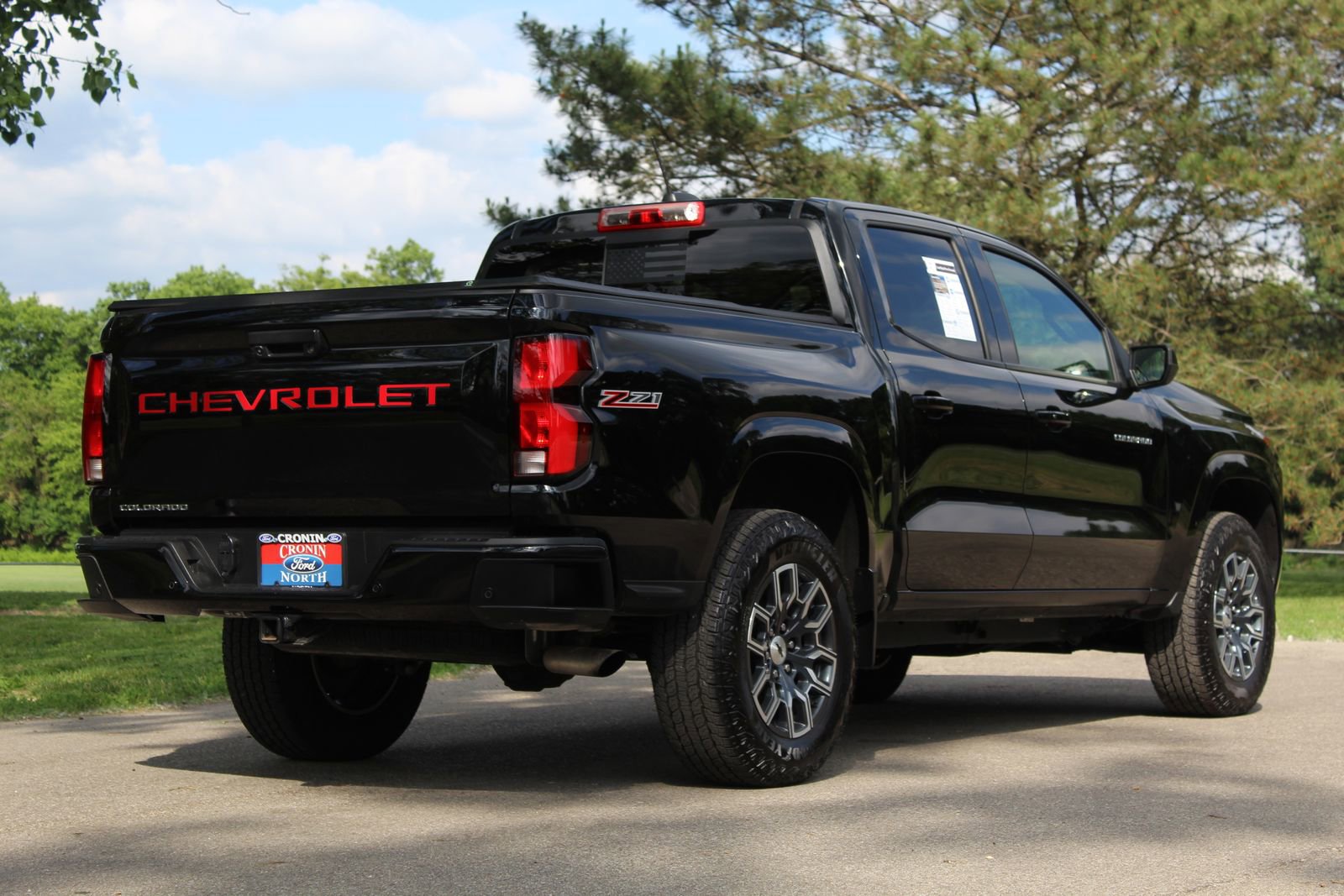 Used 2025 Chevrolet Colorado Z71 AWD/4WD image 8