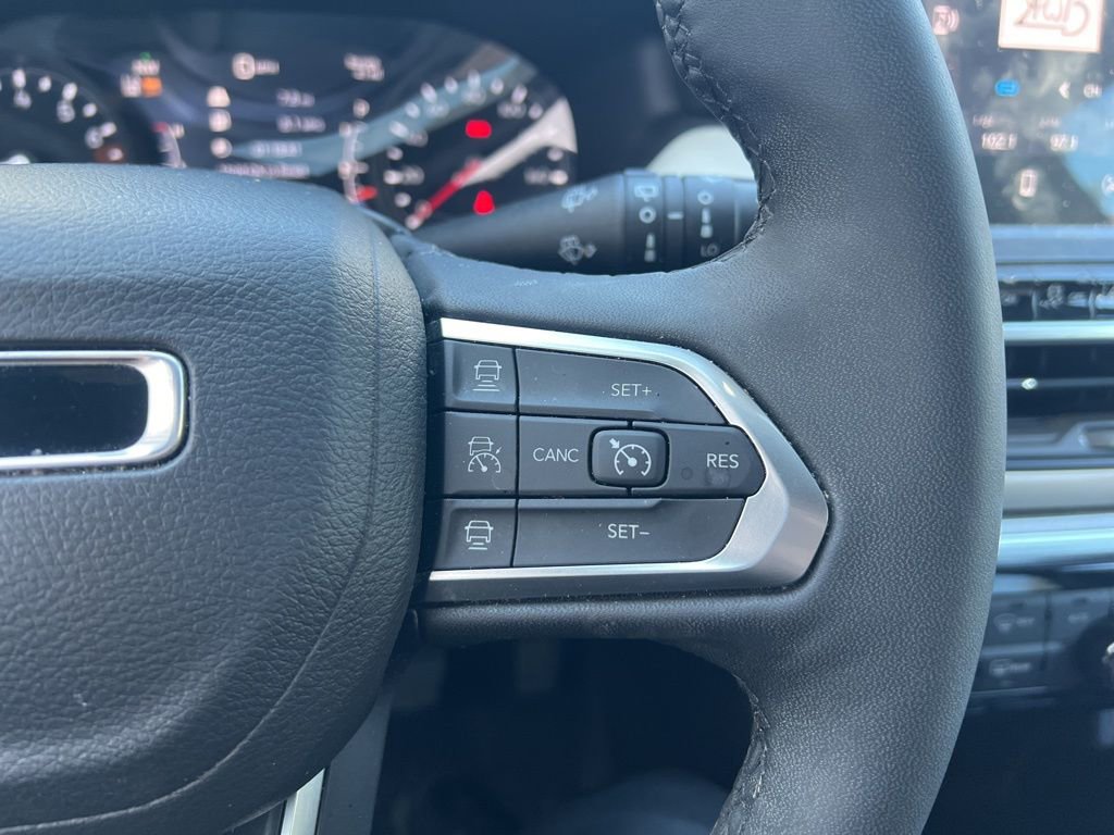 Used 2025 Jeep Compass Limited image 17