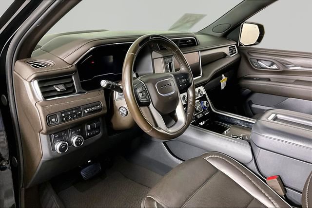 Used 2024 GMC Yukon Denali w/ Advanced Technology Package AWD/4WD image 14
