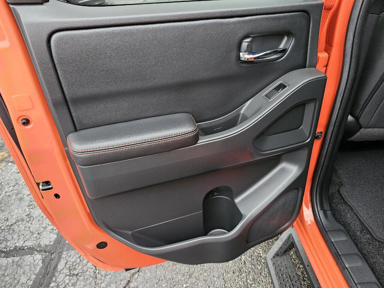 Used 2025 Nissan Frontier PRO-4X w/ Pro Convenience Package image 24
