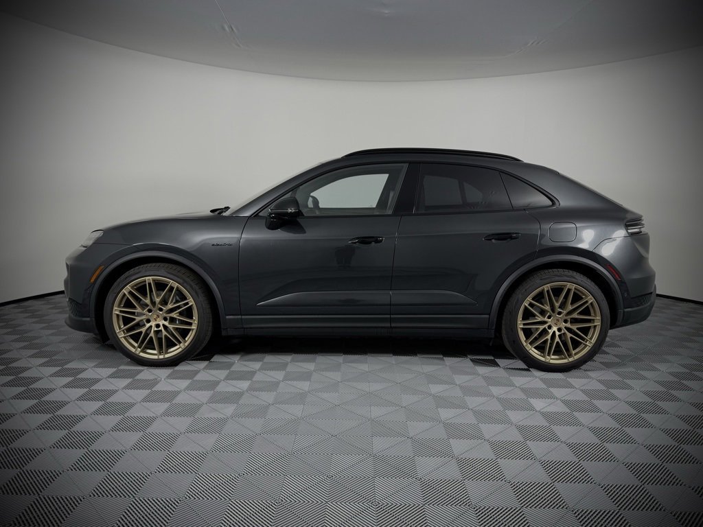 New 2024 Porsche Macan 4 Electric image 2