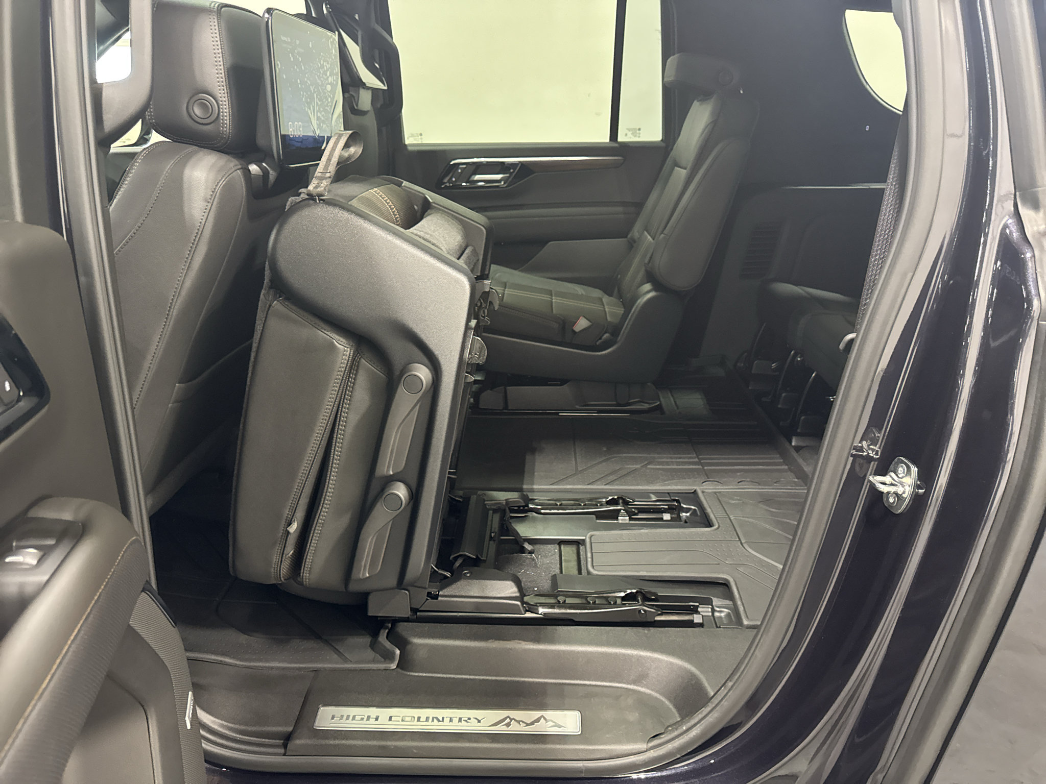 New 2027 Chevrolet Suburban High Country AWD/4WD image 40