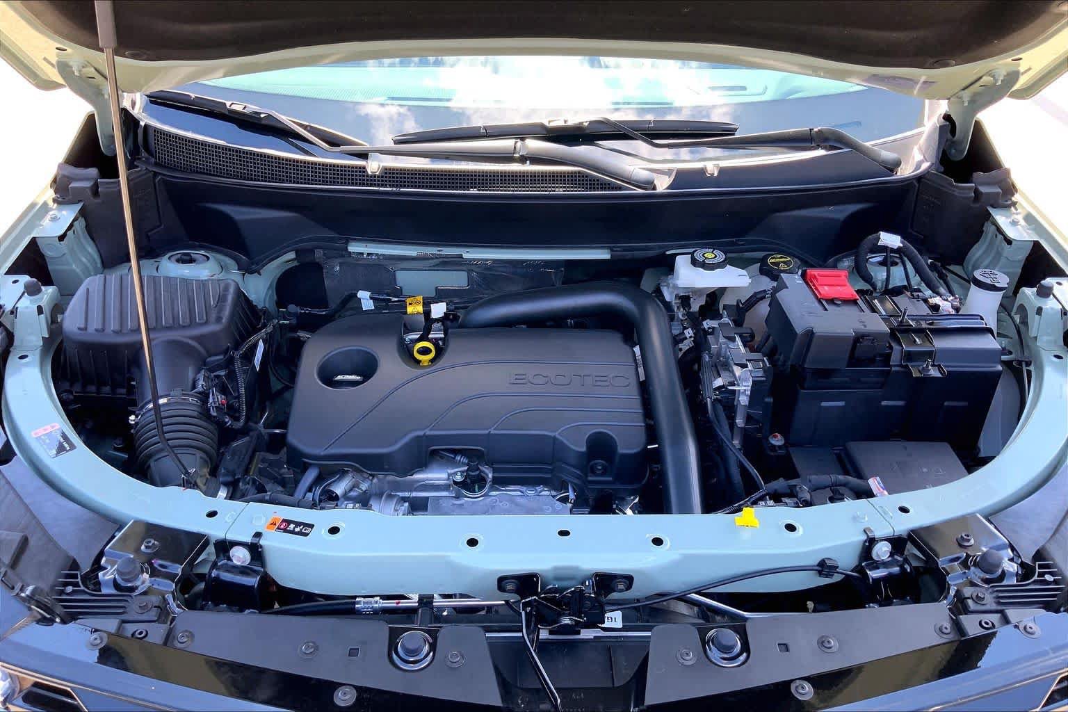 Used 2025 Chevrolet Equinox ACTIV w/ Safety and Technology Package FWD image 30