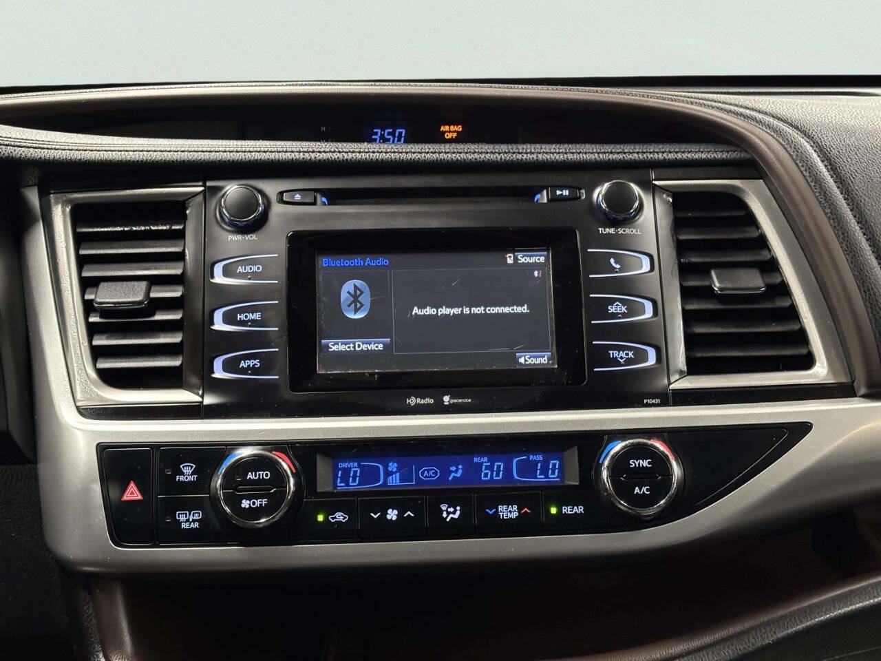 Used 2015 Toyota Highlander Plus AWD/4WD image 29