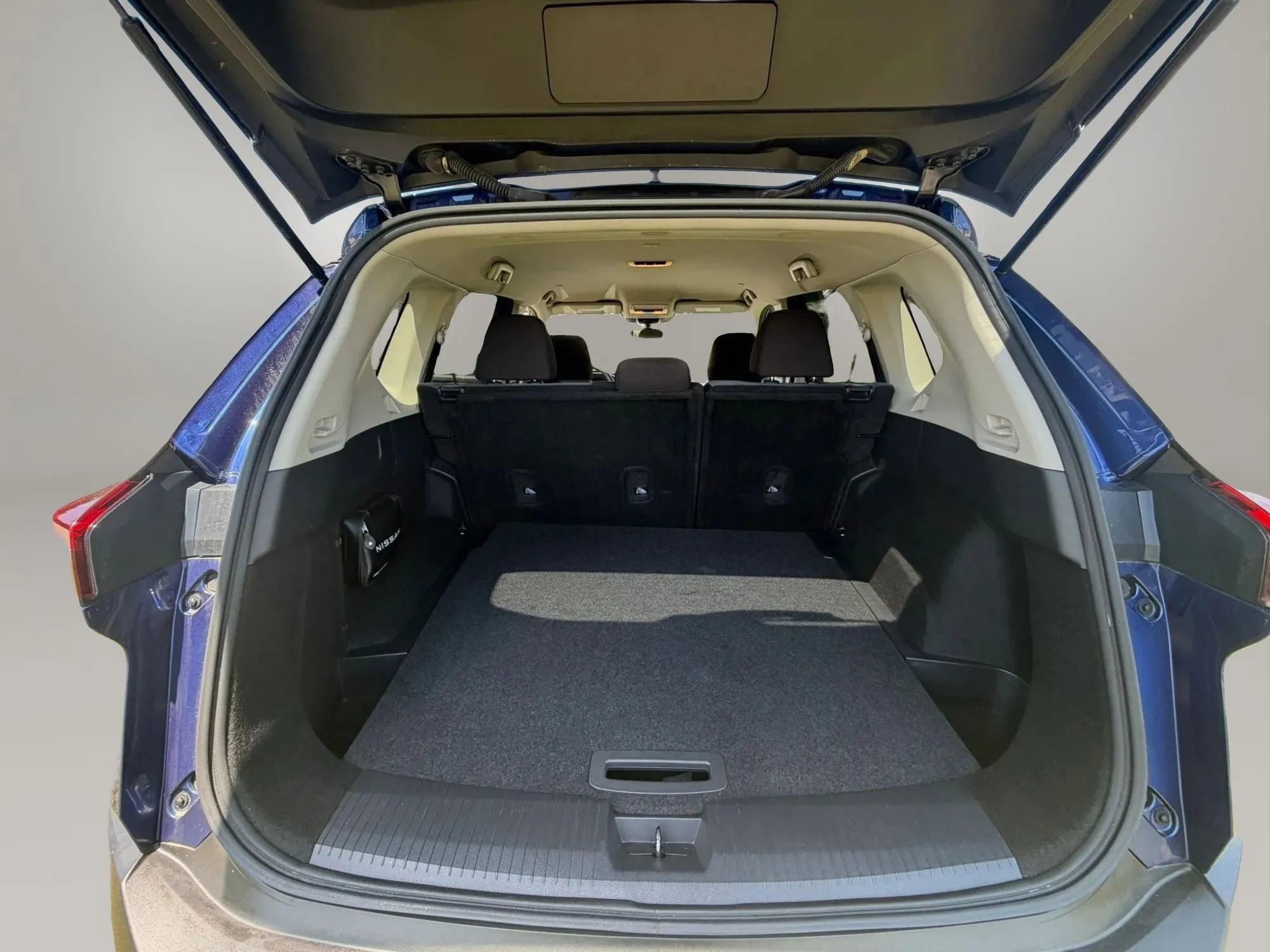 Used 2022 Nissan Rogue S AWD/4WD image 17