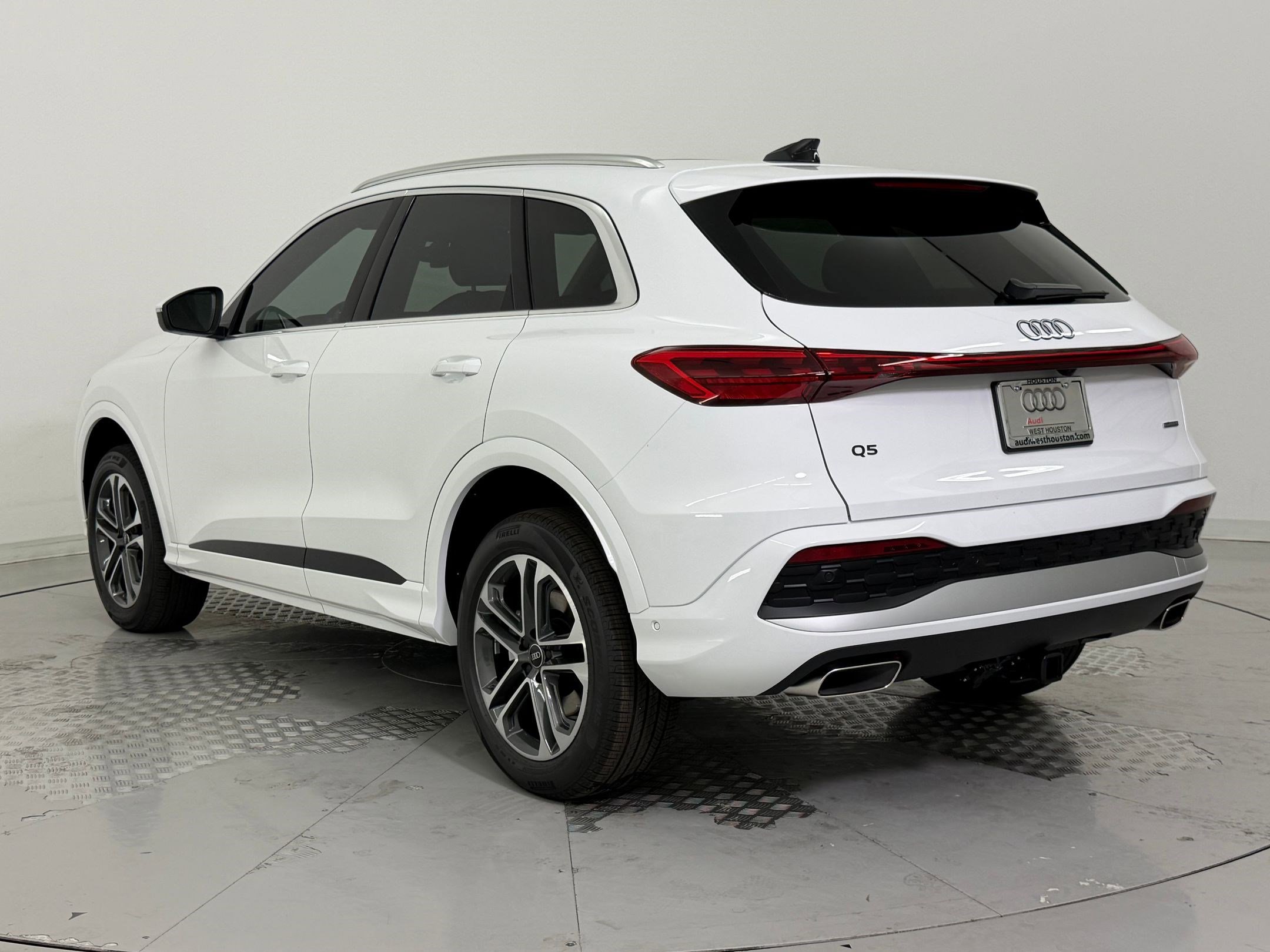 New 2026 Audi Q5 Premium image 3
