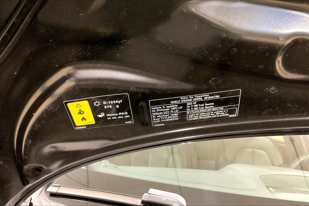 Certified 2023 Volvo XC40 B5 Plus w/ Protection Package Premier AWD/4WD image 31