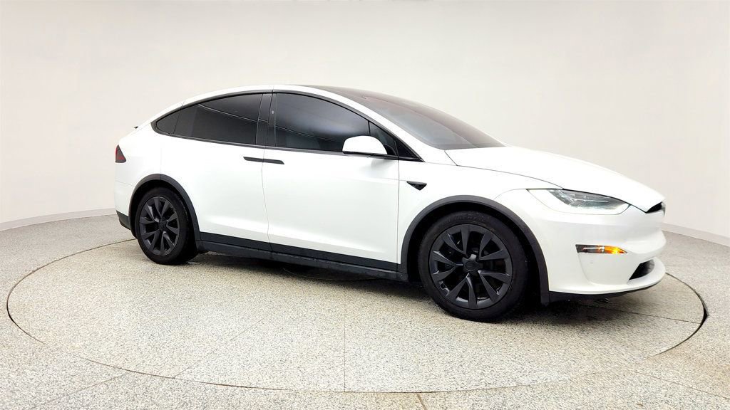 Used 2022 Tesla Model X image 3