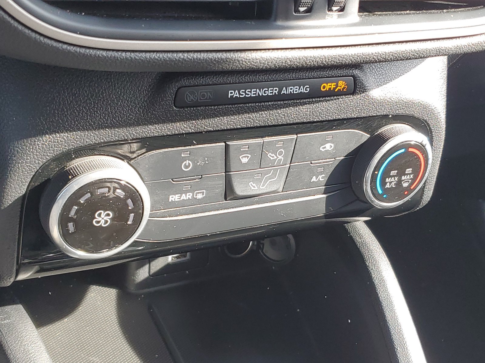 Used 2022 Ford Escape SE FWD image 28