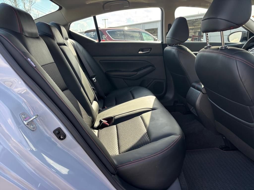 Used 2024 Nissan Altima 2.5 SR image 12