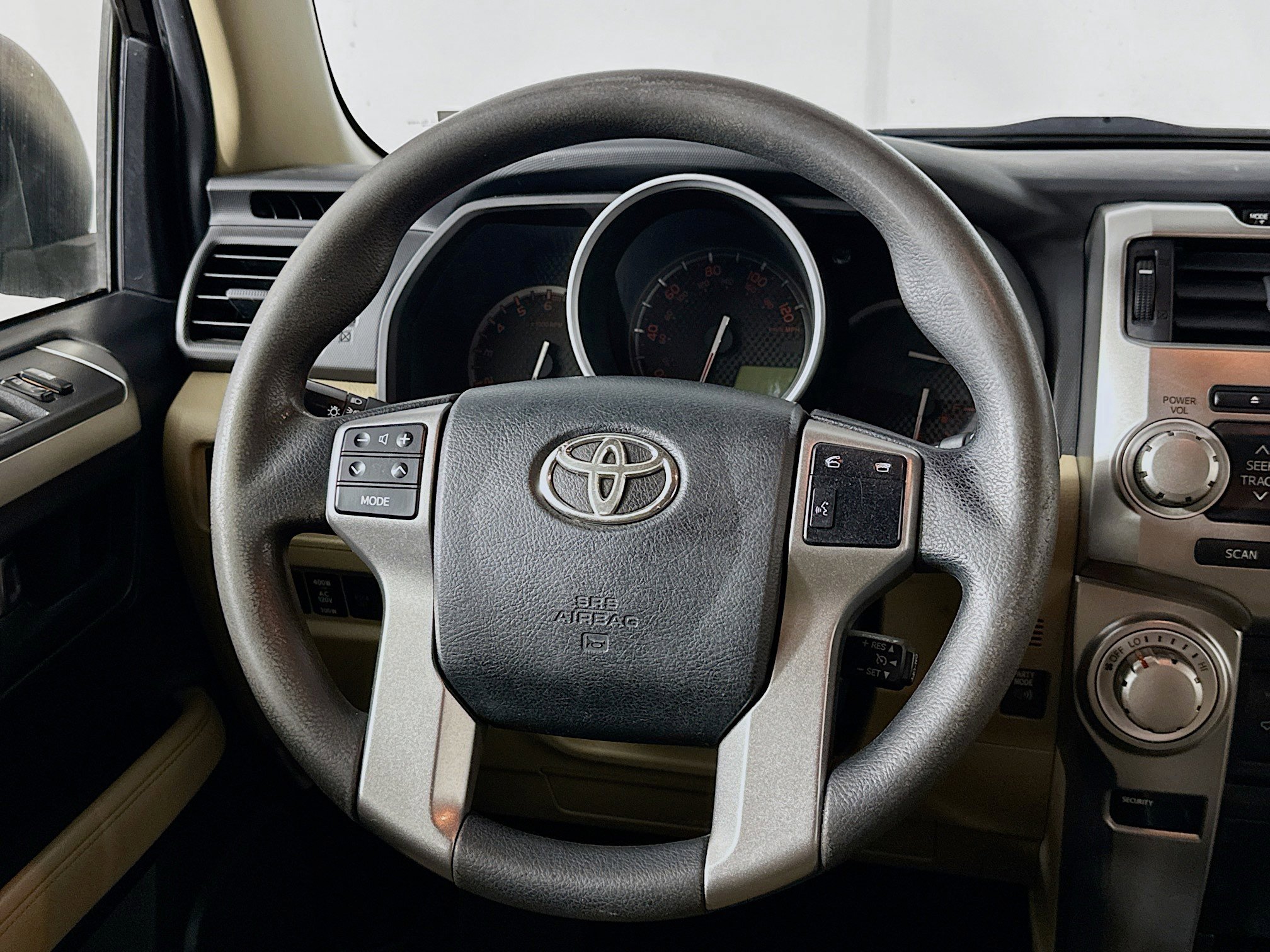 Used 2013 Toyota 4Runner SR5 w/ Convenience Pkg image 18