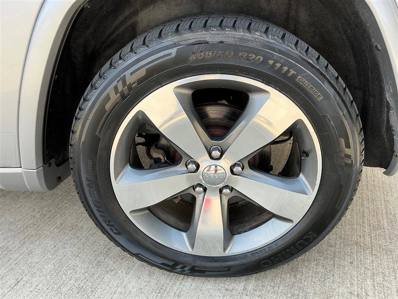 Used 2016 Jeep Grand Cherokee Overland w/ Advanced Technology Group AWD/4WD image 23