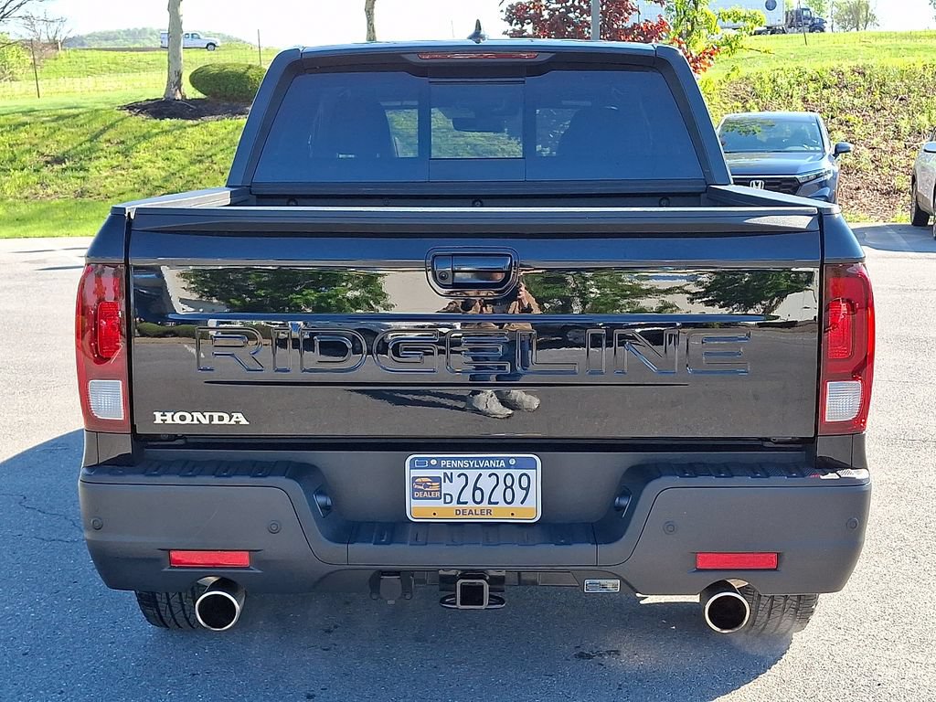 Used 2025 Honda Ridgeline Black Edition image 8