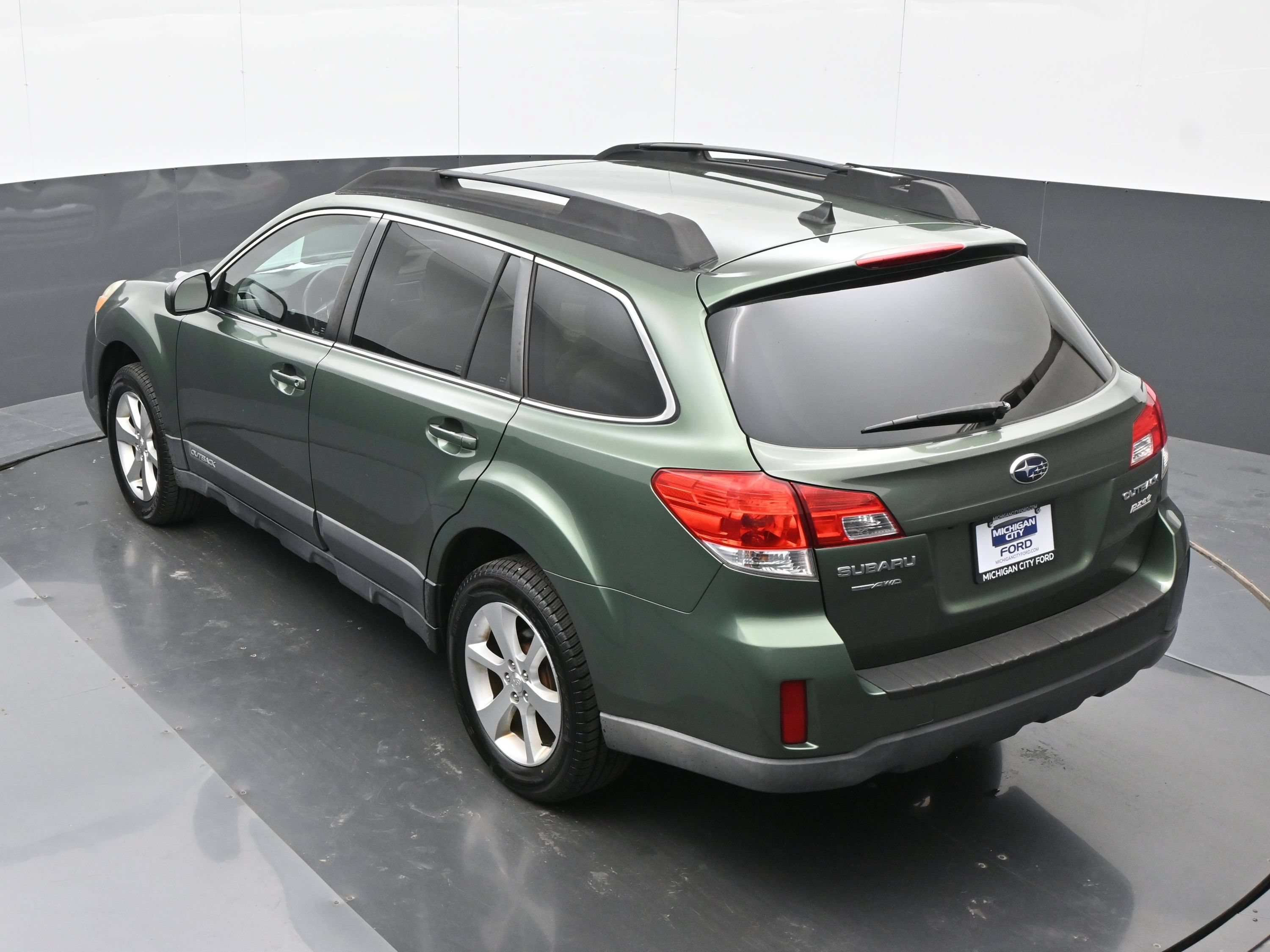 Used 2013 Subaru Outback 2.5i Limited w/ Moonroof Pkg AWD/4WD image 27