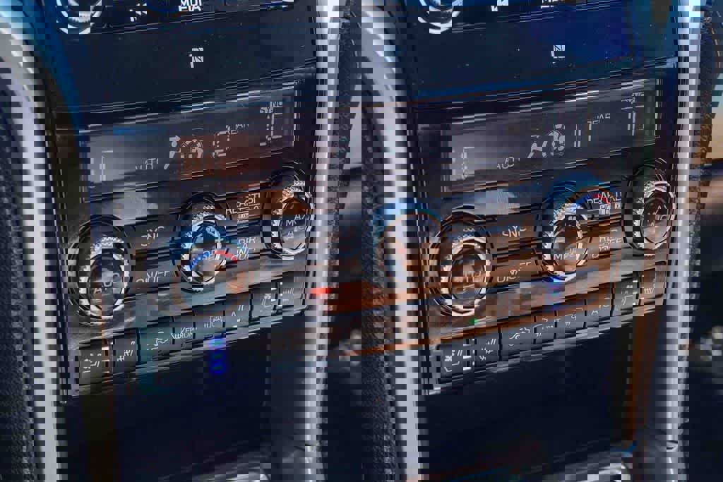 Used 2019 Subaru Ascent Touring w/ Popular Package #3 image 21