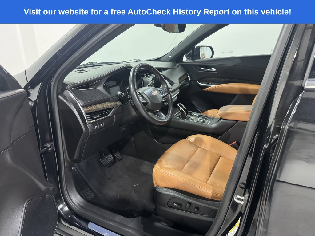 Used 2022 Cadillac XT4 Premium Luxury w/ Enhanced Visibility Package AWD/4WD image 15