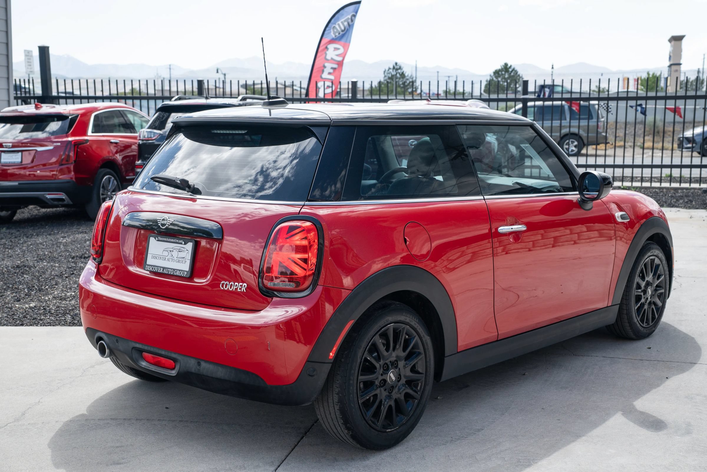 Used 2020 MINI Cooper 2-Door Hardtop FWD image 10