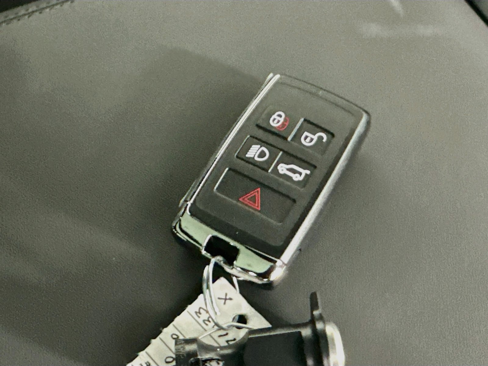 New 2026 Land Rover Defender 110 X-Dynamic SE AWD/4WD image 47