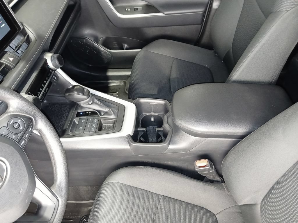 Used 2025 Toyota RAV4 LE AWD/4WD image 15