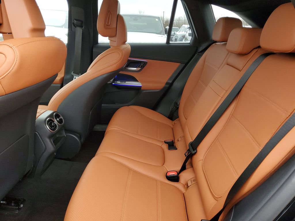Used 2025 Mercedes-Benz GLC 350e image 26