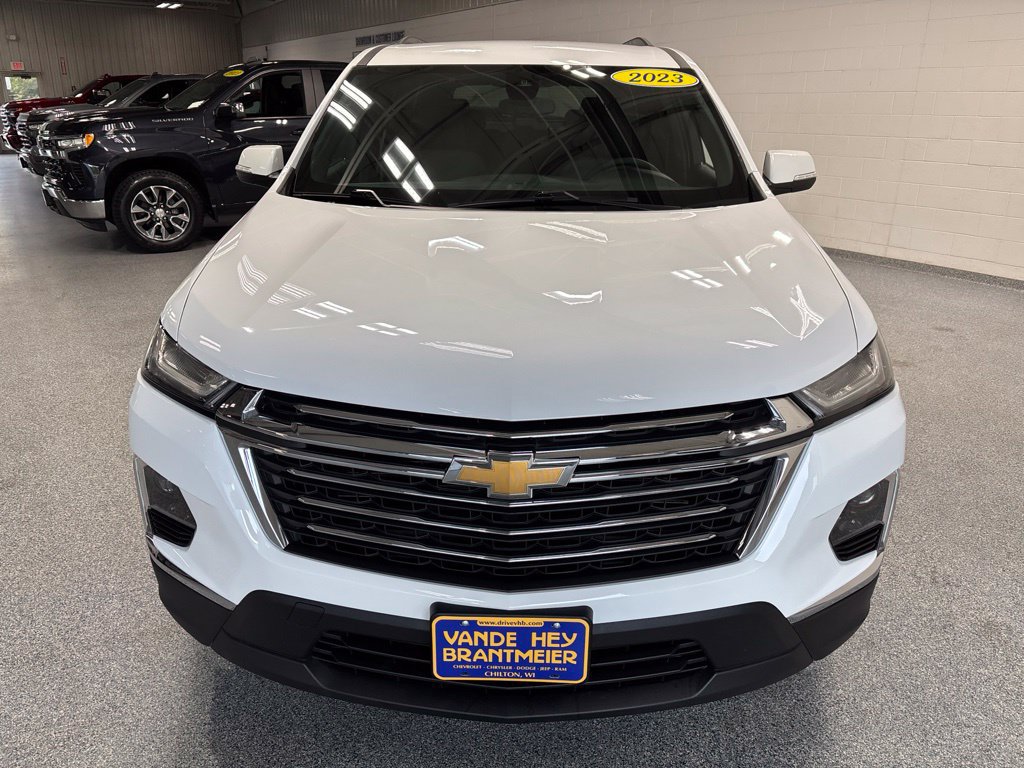 Used 2023 Chevrolet Traverse LT AWD/4WD image 2