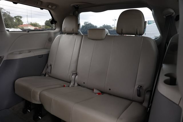 Used 2014 Toyota Sienna Limited w/ Limited Premium Package AWD/4WD image 28