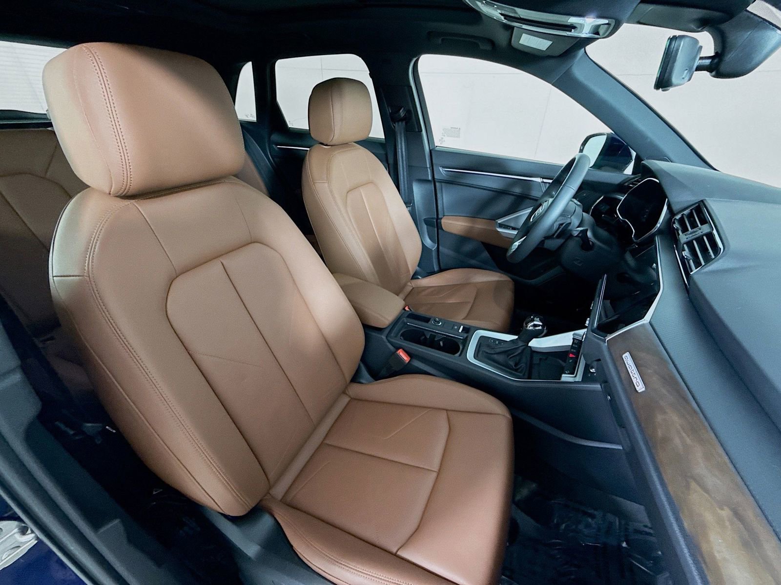 Certified 2025 Audi Q3 2.0T Premium Plus w/ Premium Plus Package image 28