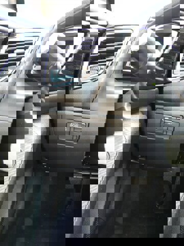 Used 2015 MAZDA MAZDA3 i Sport image 19