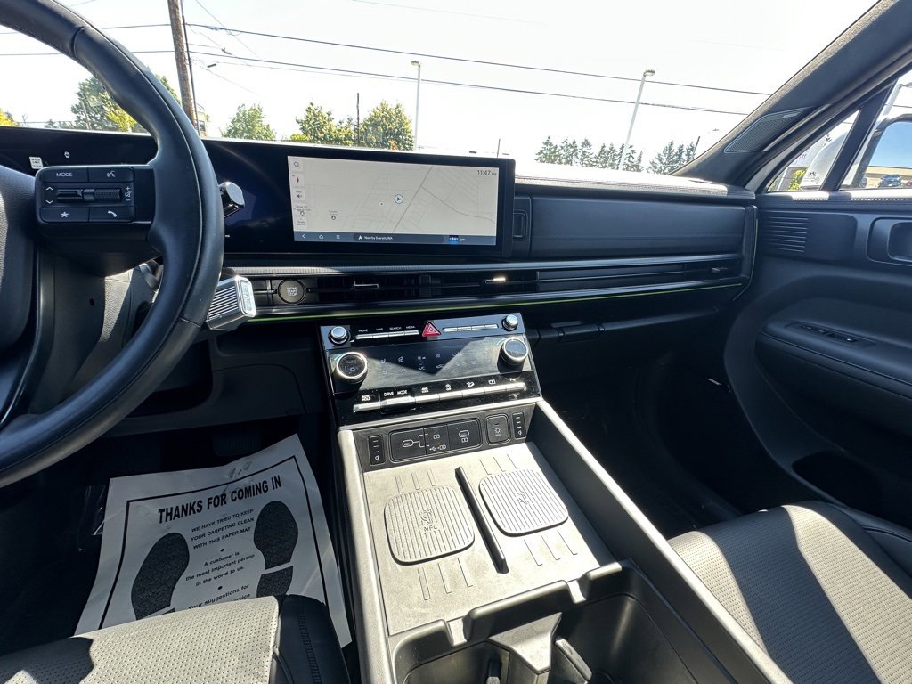 Used 2025 Hyundai Santa Fe Calligraphy image 25