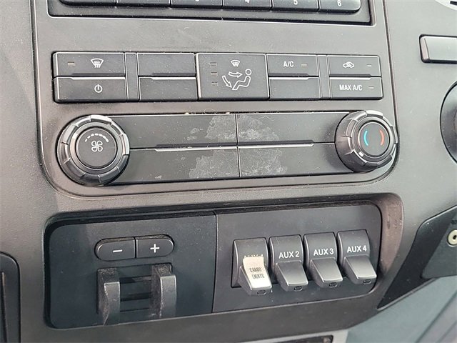 Used 2015 Ford F550 2WD Regular Cab Super Duty image 22