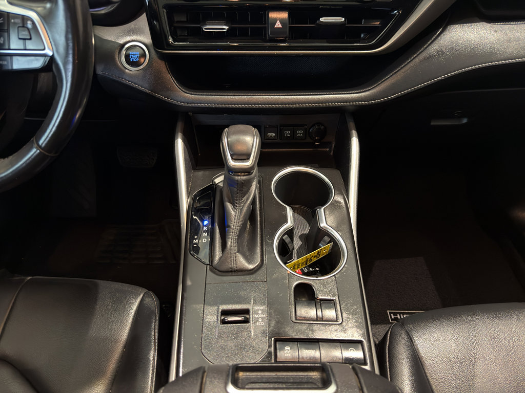 Used 2020 Toyota Highlander XLE image 19