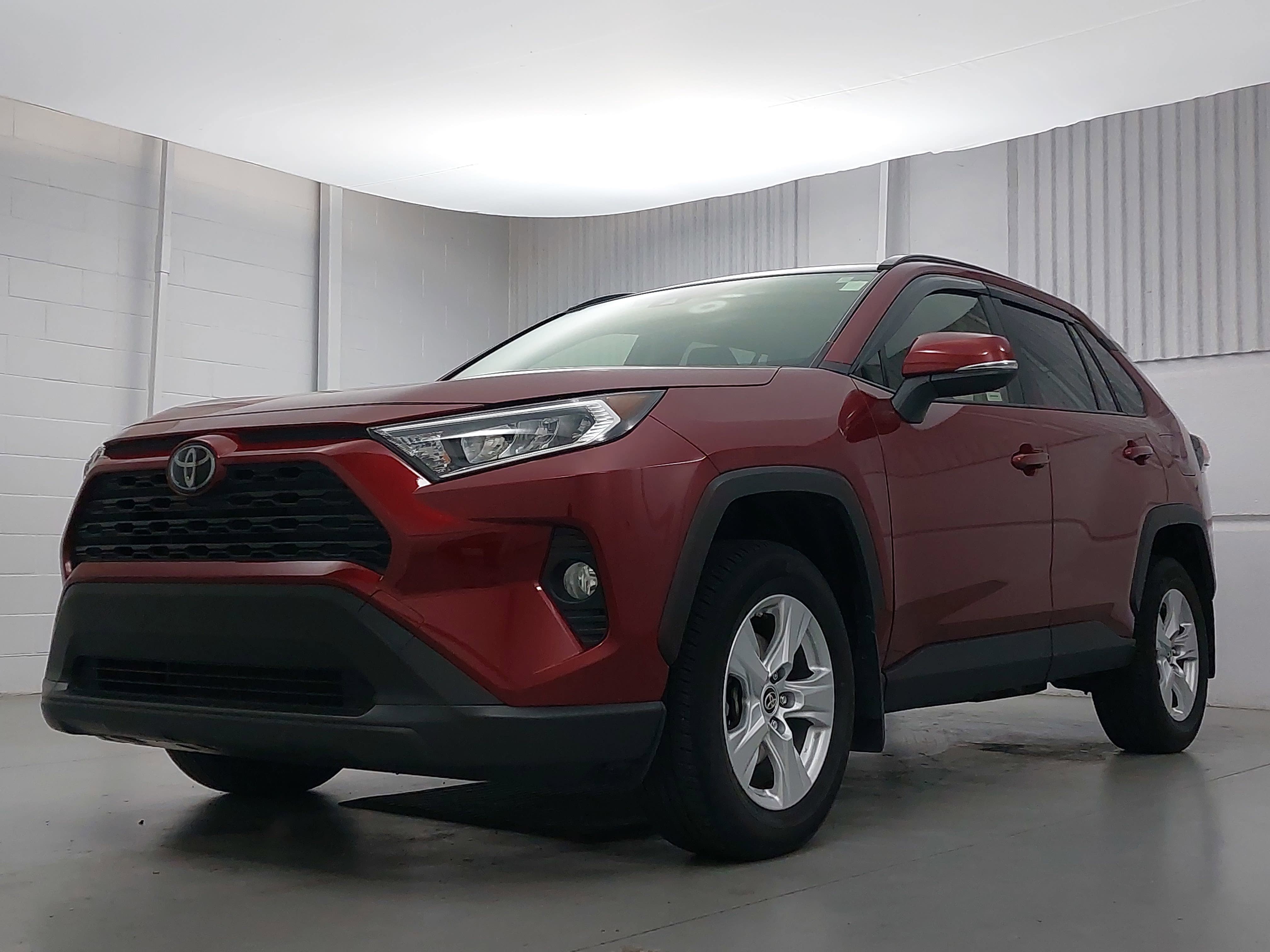 Used 2019 Toyota RAV4 XLE w/ All Weather Liner Package video 1