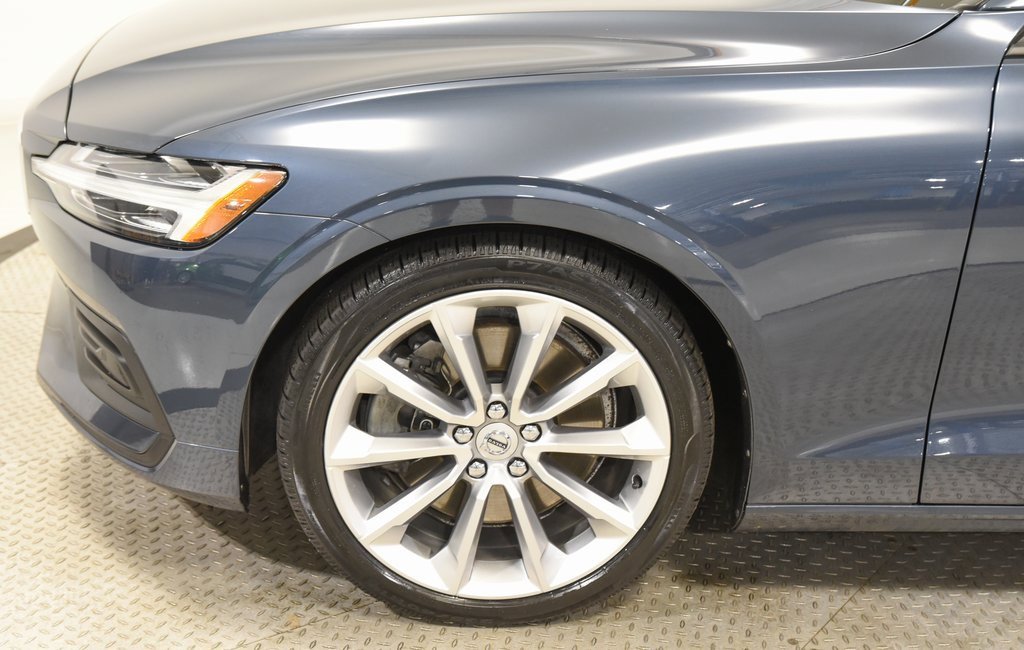 Used 2020 Volvo S60 T6 Momentum w/ Protection Package Premier image 15