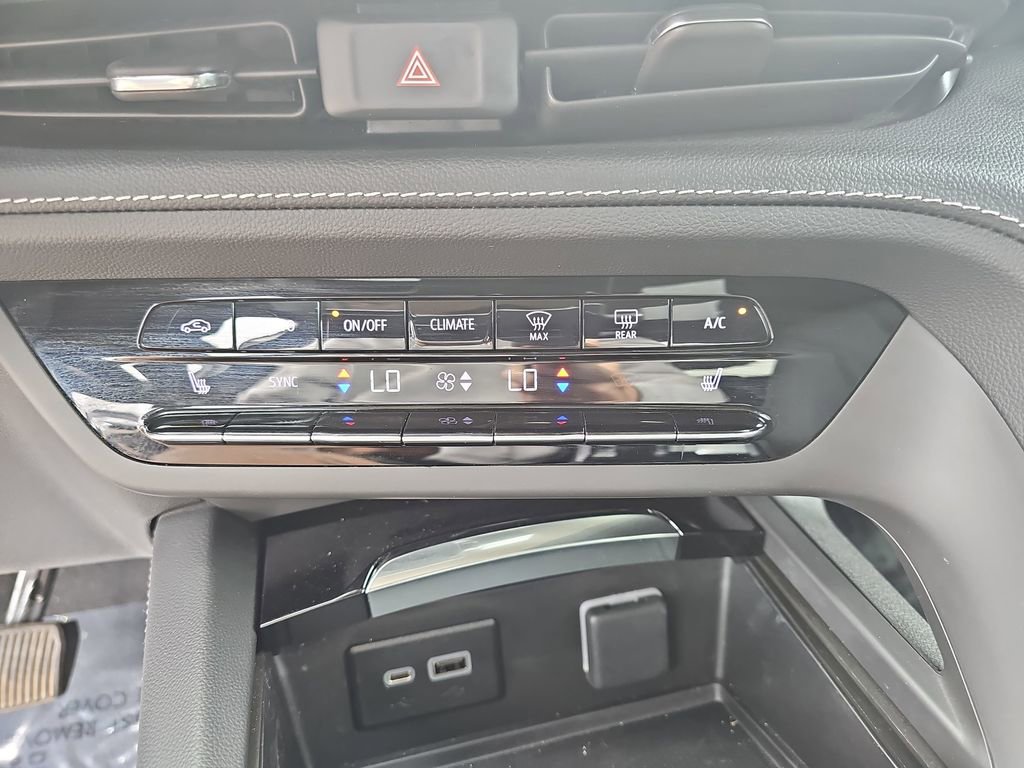 Used 2023 Buick Envision Essence AWD/4WD image 26