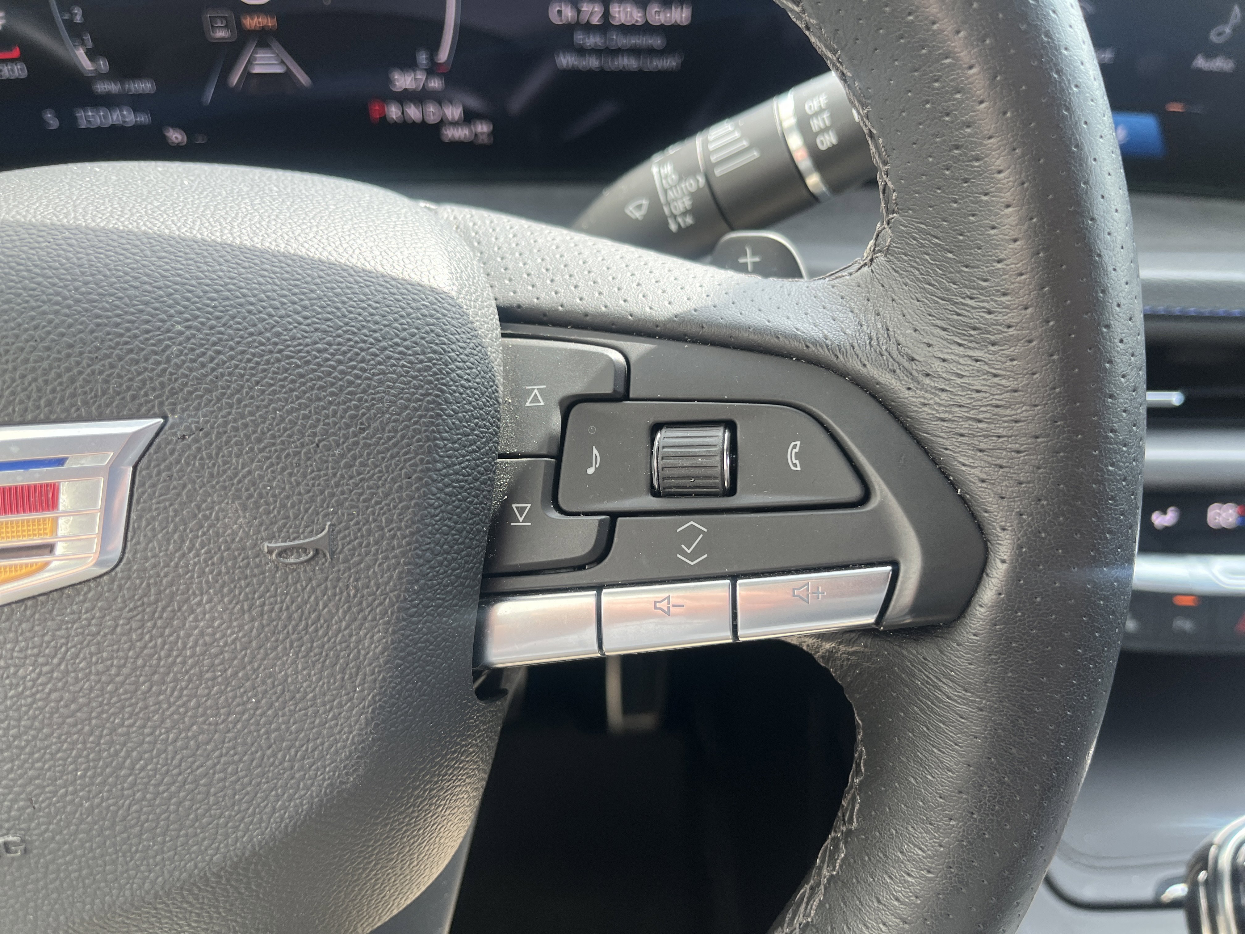 Used 2024 Cadillac XT4 Sport w/ Cold Weather Package AWD/4WD image 23