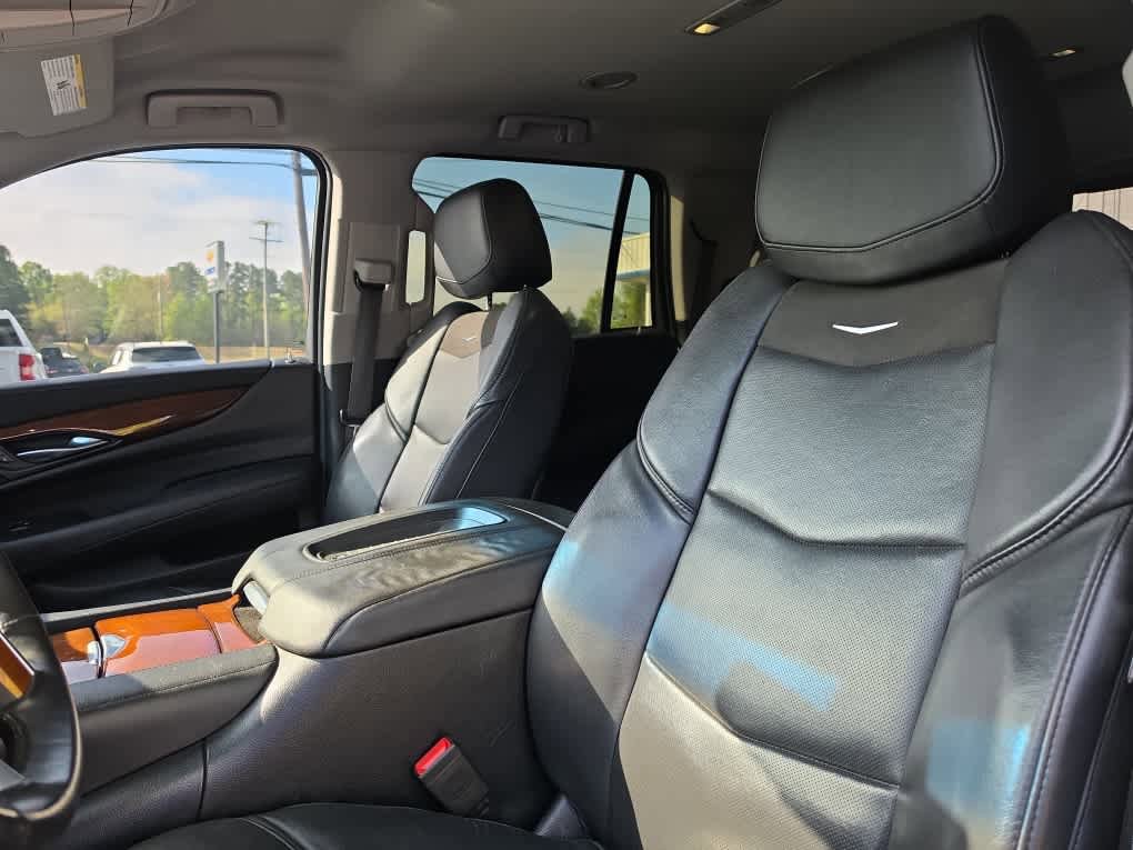 Used 2018 Cadillac Escalade 4WD image 13