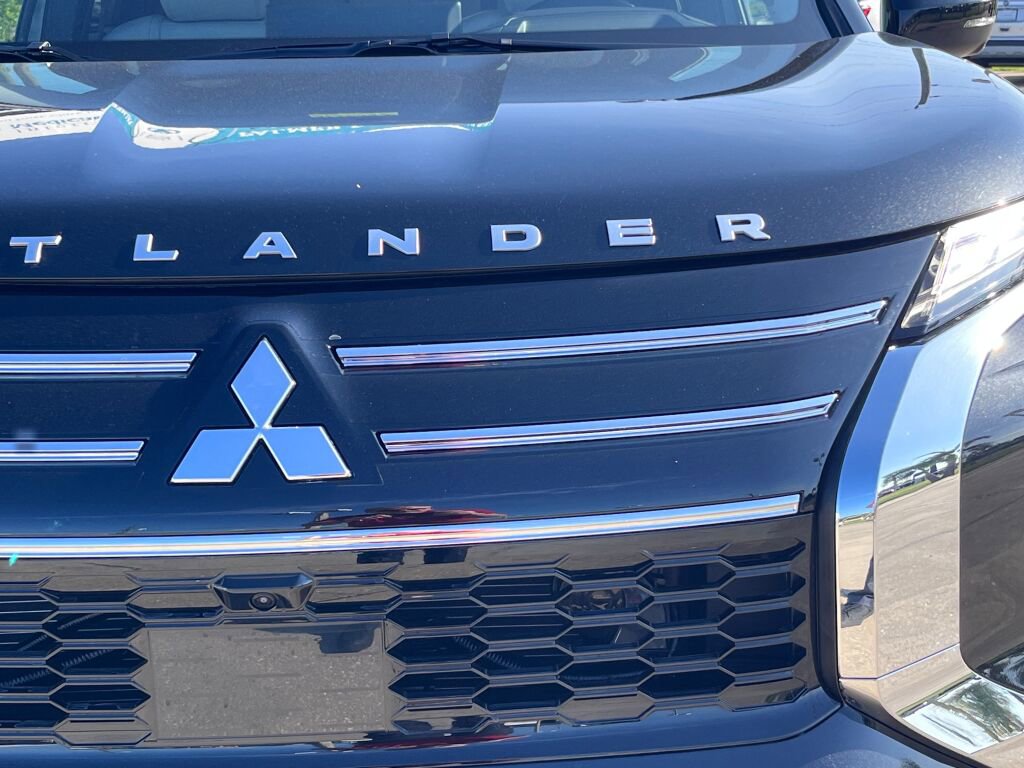 New 2025 Mitsubishi Outlander AWD image 9