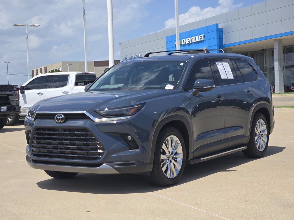 Used 2025 Toyota Grand Highlander AWD image 3