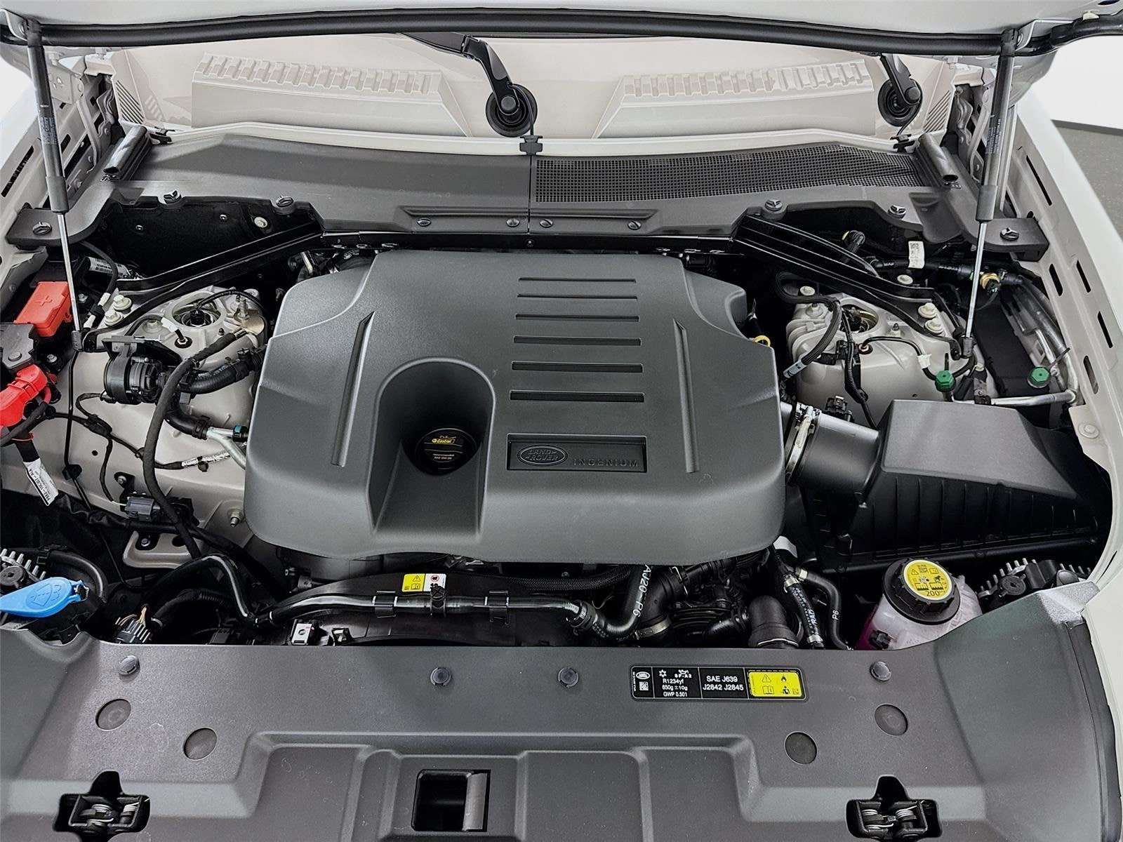 New 2026 Land Rover Defender 110 X-Dynamic SE AWD/4WD image 32